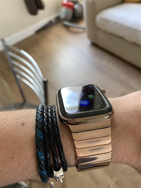 Apple’s 0 Gold Link Bracelet for Apple Watch now available